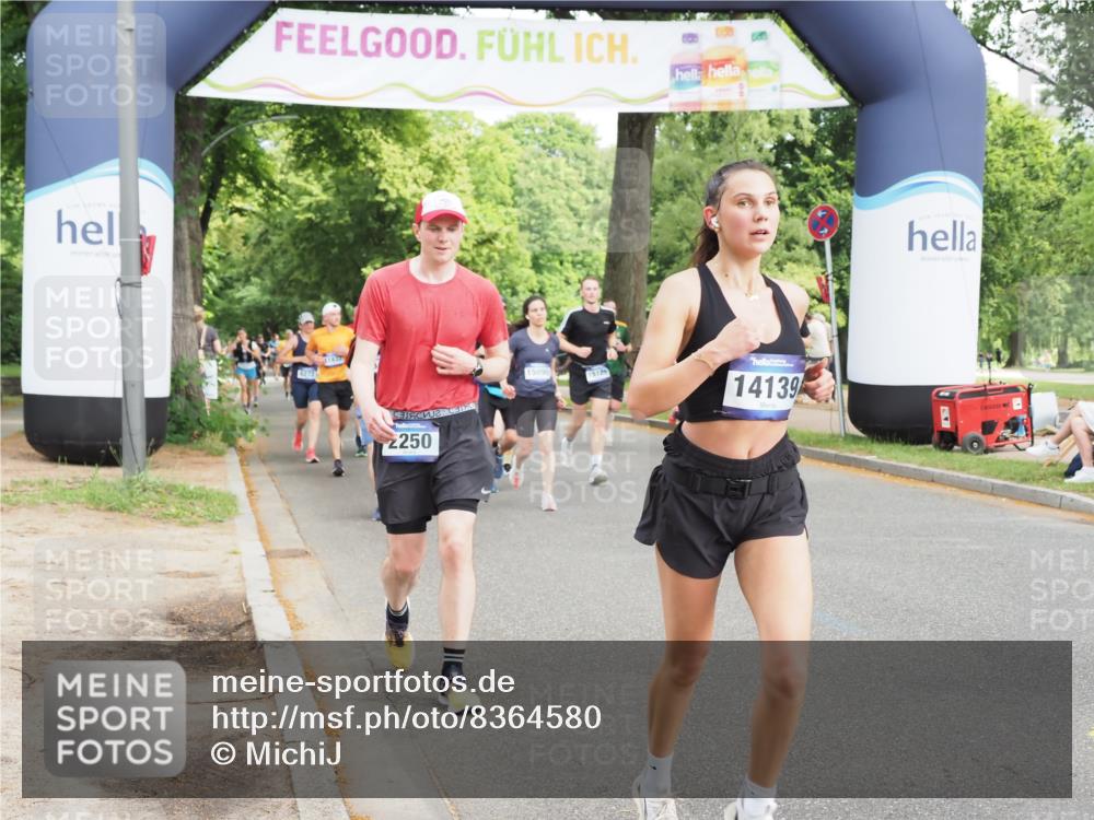 29.06.2025 - hella hamburg halbmarathon MichiJ http://msf.ph/oto/8364580 29.06.2025 10:43:37 Zwischen KM18-KM19 1130, 1485, 2250, 5492, 6272, 6399, 8669, 8825, 12014, 12196, 12585, 14139, 14737, 15090, 15125, 15431, 17268, 17665 meine-sportfotos.de