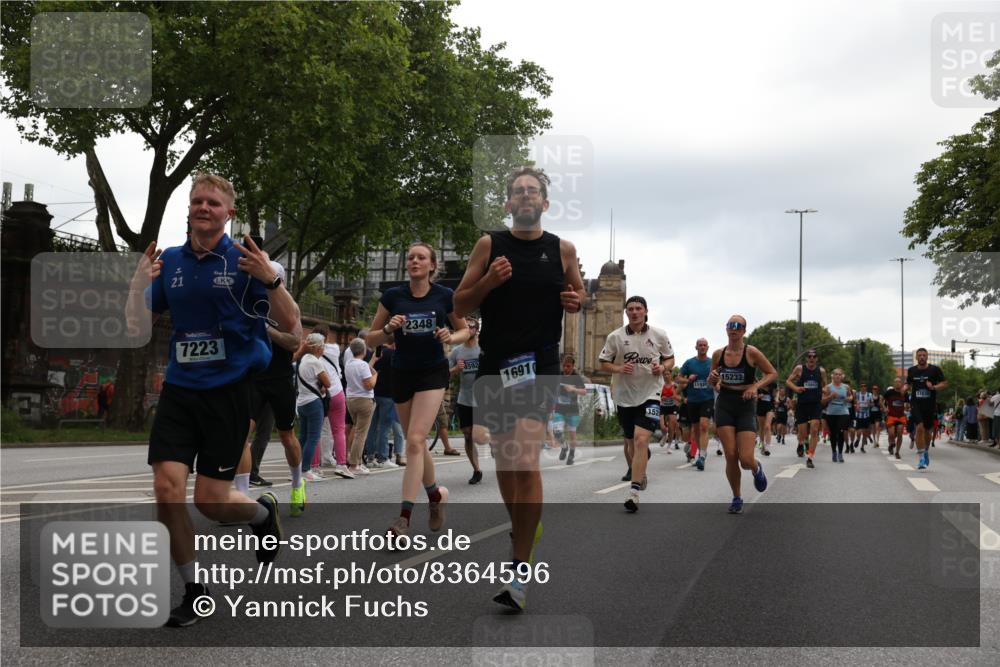 29.06.2025 - hella hamburg halbmarathon Yannick Fuchs http://msf.ph/oto/8364596 29.06.2025 10:53:20 20KM 2006, 2348, 2584, 2677, 2957, 2978, 3114, 3181, 3279, 3425, 3983, 4088, 4592, 4796, 5347, 5885, 6087, 6202, 6220, 6438, 7031, 7223, 7287, 8290, 10036, 10587, 10759, 10896, 10943, 11935, 11938, 12206, 12261, 12564, 12633, 12736, 12862, 13583, 13761, 14567, 14732, 14902, 14928, 14965, 15232, 15240, 15284, 16227, 16341, 16910, 16980, 17017, 17176, 17304, 17503, 17630, 18153, 18327, 18467, 18485, 18716, 19015, 19160 meine-sportfotos.de