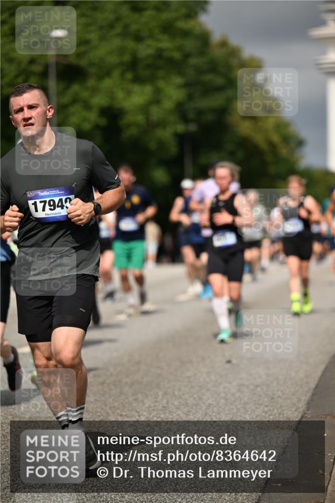 29.06.2025 - hella hamburg halbmarathon Dr. Thomas Lammeyer http://msf.ph/oto/8364642 29.06.2025 10:19:22 Kennedybrücke 1524, 1890, 2110, 2494, 2989, 3417, 3513, 3650, 4007, 4466, 4492, 4494, 5069, 5271, 5739, 5986, 6248, 6287, 6376, 6576, 7452, 7809, 7810, 8237, 8609, 9113, 9423, 9556, 9657, 9847, 9911, 9997, 10775, 10963 meine-sportfotos.de