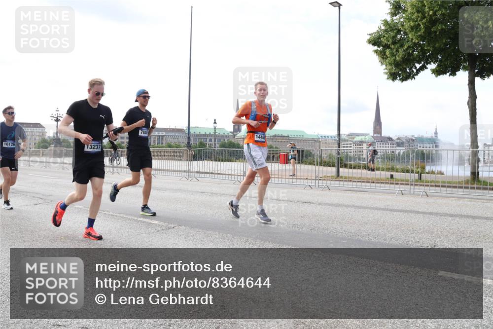 29.06.2025 - hella hamburg halbmarathon Lena Gebhardt http://msf.ph/oto/8364644 29.06.2025 10:14:26 Lombardsbrücke 16126, 13237, 7840, 1448, 1194, 1406, 1728, 1890, 2494, 2990, 3020, 3154, 3756, 3834, 3939, 4032, 4962, 5191, 5670, 5981, 6028, 6083, 6089, 6287, 6366, 7209, 7442, 7802, 7840, 7991, 8001, 8057, 8147, 8409, 8892, 9556, 9663, 9709, 9845, 9886, 10224, 10610, 11987, 12467, 12938, 13237, 13285, 13788, 14488, 15840, 16126, 17439, 18041, 18236, 18239 meine-sportfotos.de
