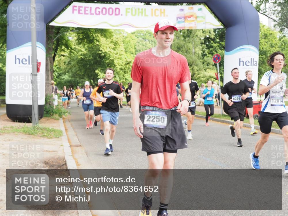 29.06.2025 - hella hamburg halbmarathon MichiJ http://msf.ph/oto/8364652 29.06.2025 10:43:38 Zwischen KM18-KM19 1130, 1485, 2250, 5492, 6272, 6399, 8669, 8825, 12014, 12196, 12585, 13465, 14139, 14737, 15090, 15125, 15431, 15712, 17268, 17665 meine-sportfotos.de