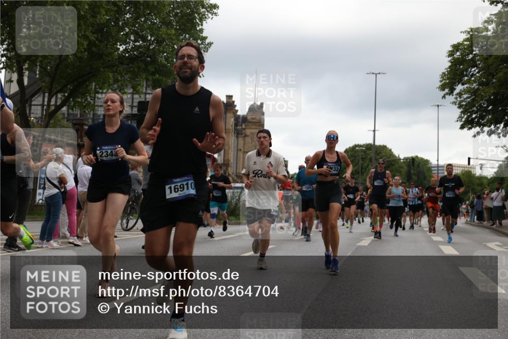 29.06.2025 - hella hamburg halbmarathon Yannick Fuchs http://msf.ph/oto/8364704 29.06.2025 10:53:20 20KM 2006, 2348, 2584, 2677, 2957, 2978, 3114, 3181, 3279, 3425, 3983, 4088, 4592, 4796, 5347, 5885, 6087, 6202, 6220, 6438, 7031, 7223, 7287, 8290, 10036, 10587, 10759, 10896, 10943, 11935, 11938, 12206, 12261, 12564, 12633, 12736, 12862, 13583, 13761, 14567, 14732, 14902, 14928, 14965, 15232, 15240, 15284, 16227, 16341, 16910, 16980, 17017, 17176, 17304, 17503, 17630, 18153, 18327, 18467, 18485, 18716, 19015, 19160 meine-sportfotos.de