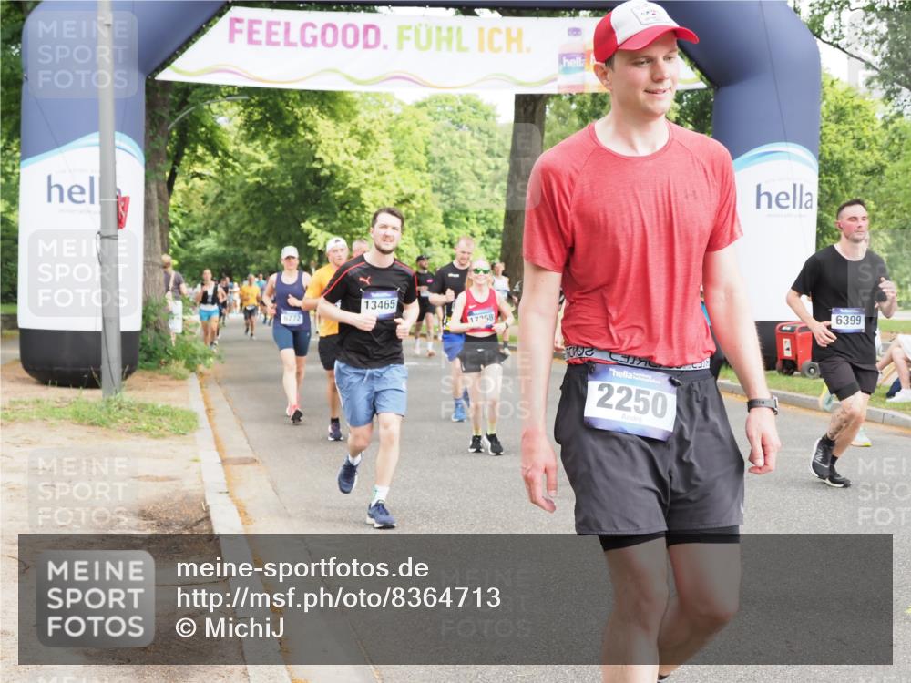 29.06.2025 - hella hamburg halbmarathon MichiJ http://msf.ph/oto/8364713 29.06.2025 10:43:39 Zwischen KM18-KM19 1130, 1485, 5492, 6272, 6399, 7659, 8669, 8825, 11832, 12014, 12196, 12585, 13465, 14139, 14737, 15090, 15125, 15431, 15712, 17268, 17665 meine-sportfotos.de