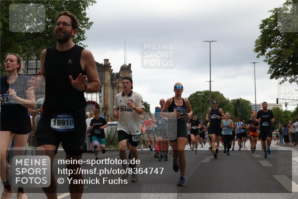29.06.2025 - hella hamburg halbmarathon Yannick Fuchs http://msf.ph/oto/8364747 29.06.2025 10:53:20 20KM 2006, 2348, 2584, 2677, 2957, 2978, 3114, 3181, 3279, 3425, 3983, 4088, 4592, 4796, 5347, 5885, 6087, 6202, 6220, 6438, 7031, 7223, 7287, 8290, 10036, 10587, 10759, 10896, 10943, 11935, 11938, 12206, 12261, 12564, 12633, 12736, 12862, 13583, 13761, 14567, 14732, 14902, 14928, 14965, 15232, 15240, 15284, 16227, 16341, 16910, 16980, 17017, 17176, 17304, 17503, 17630, 18153, 18327, 18467, 18485, 18716, 19015, 19160 meine-sportfotos.de