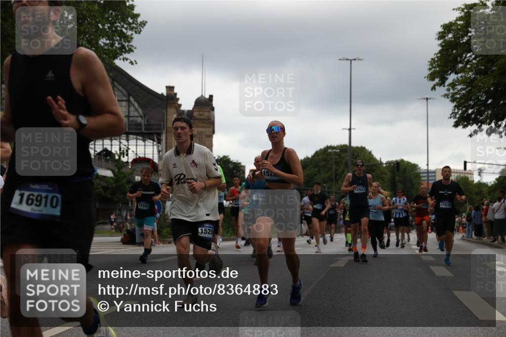 29.06.2025 - hella hamburg halbmarathon Yannick Fuchs http://msf.ph/oto/8364883 29.06.2025 10:53:20 20KM 2006, 2348, 2584, 2677, 2957, 2978, 3114, 3181, 3279, 3425, 3983, 4088, 4592, 4796, 5347, 5885, 6087, 6202, 6220, 6438, 7031, 7223, 7287, 8290, 10036, 10587, 10759, 10896, 10943, 11935, 11938, 12206, 12261, 12564, 12633, 12736, 12862, 13583, 13761, 14567, 14732, 14902, 14928, 14965, 15232, 15240, 15284, 16227, 16341, 16910, 16980, 17017, 17176, 17304, 17503, 17630, 18153, 18327, 18467, 18485, 18716, 19015, 19160 meine-sportfotos.de
