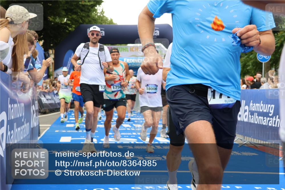 29.06.2025 - hella hamburg halbmarathon Strokosch-Dieckow http://msf.ph/oto/8364985 29.06.2025 10:50:34 Ziel 1399, 1750, 3414, 4127, 4346, 5447, 6282, 6662, 6712, 7134, 7397, 7583, 7786, 7952, 8153, 8576, 9057, 11214, 11356, 11455, 13701, 13808, 13812, 13875, 14626, 15519, 15803, 16291, 16806, 17179, 17247, 17319, 18006, 18413, 18820 meine-sportfotos.de