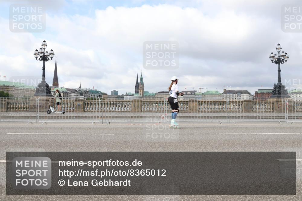 29.06.2025 - hella hamburg halbmarathon Lena Gebhardt http://msf.ph/oto/8365012 29.06.2025 09:10:51 Lombardsbrücke  meine-sportfotos.de
