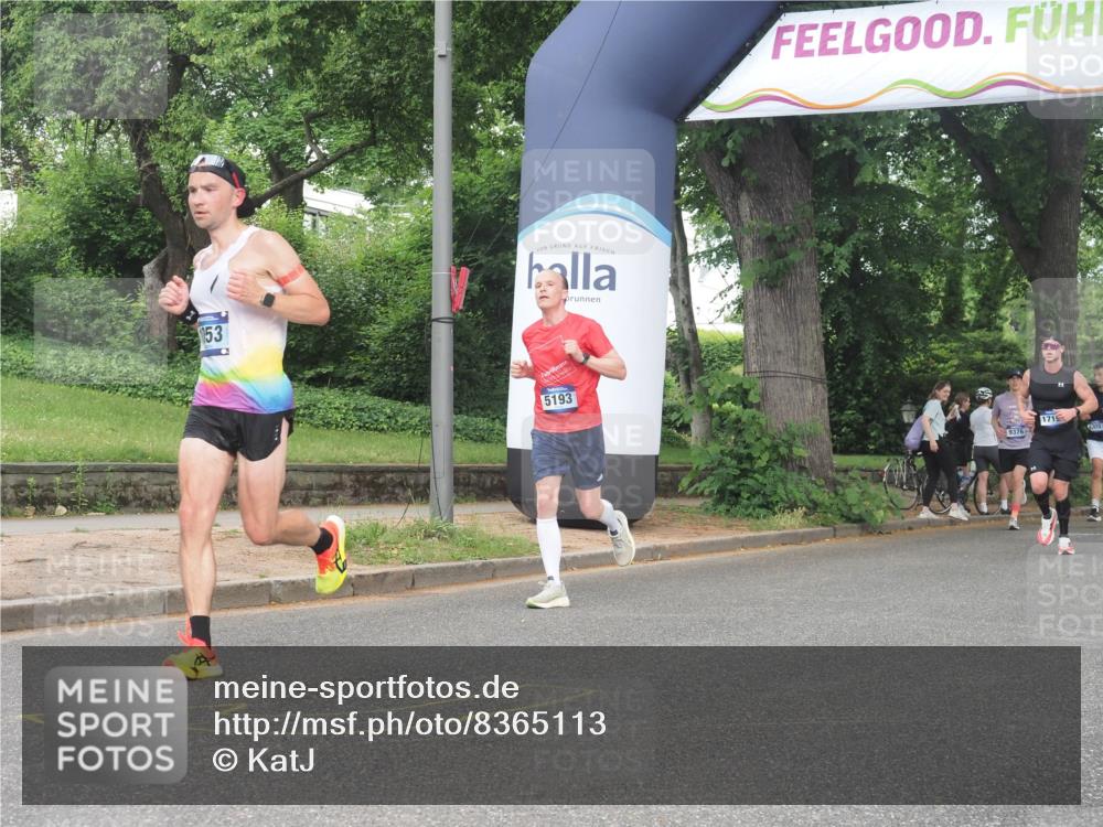 29.06.2025 - hella hamburg halbmarathon KatJ http://msf.ph/oto/8365113 29.06.2025 10:22:56 Zwischen KM18-KM19 1053, 2243, 4246, 5193 meine-sportfotos.de
