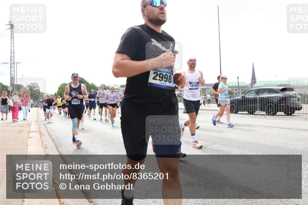 29.06.2025 - hella hamburg halbmarathon Lena Gebhardt http://msf.ph/oto/8365201 29.06.2025 10:39:25 Lombardsbrücke 1138, 9393, 4523, 2998, 18167, 1760, 1856, 1883, 2092, 2524, 2534, 2571, 2574, 2578, 2843, 2893, 2976, 2998, 3275, 3353, 3727, 3745, 4410, 4523, 4603, 4609, 4659, 4855, 4882, 5045, 5701, 6062, 6112, 6321, 6342, 6343, 6427, 6428, 6611, 6719, 6726, 6748, 7053, 7125, 7199, 7341, 7501, 7506, 7524, 7589, 7684, 7815, 8203, 8243, 8457, 8783, 8995, 9393, 9420, 9446, 9569, 9698, 9747, 9777, 9974, 9977, 10001, 10072, 10315, 10512, 10516, 13060 meine-sportfotos.de