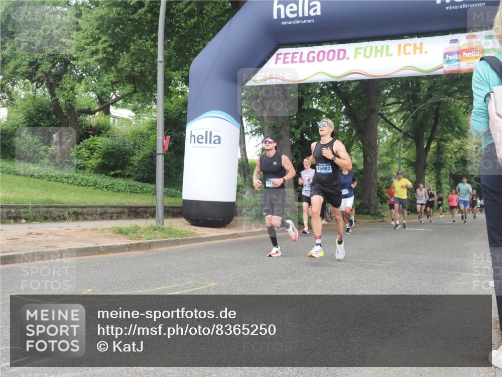 29.06.2025 - hella hamburg halbmarathon KatJ http://msf.ph/oto/8365250 29.06.2025 10:22:58 Zwischen KM18-KM19 1053, 2243, 5193, 6305 meine-sportfotos.de
