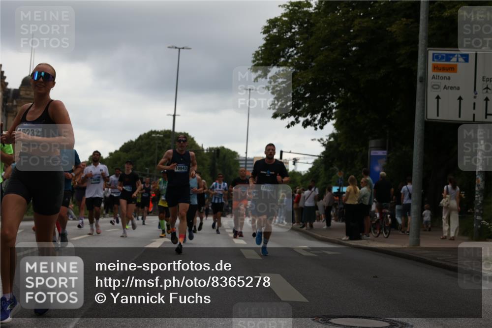 29.06.2025 - hella hamburg halbmarathon Yannick Fuchs http://msf.ph/oto/8365278 29.06.2025 10:53:21 20KM 2006, 2348, 2584, 2677, 2957, 2978, 3114, 3181, 3279, 3425, 3983, 4088, 4592, 4796, 5885, 6087, 6202, 6220, 6438, 7031, 7223, 7287, 8290, 10036, 10587, 10759, 10896, 10943, 11018, 11935, 11938, 12206, 12261, 12564, 12633, 12736, 12862, 13583, 13761, 14567, 14732, 14902, 14928, 14965, 15232, 15240, 15284, 16227, 16341, 16910, 16980, 17017, 17176, 17304, 17503, 17630, 18153, 18327, 18467, 18485, 18716, 18855, 19015, 19160 meine-sportfotos.de