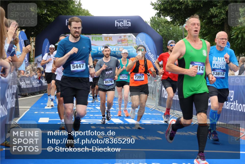 29.06.2025 - hella hamburg halbmarathon Strokosch-Dieckow http://msf.ph/oto/8365290 29.06.2025 10:50:32 Ziel 1399, 1750, 3414, 4127, 4346, 5447, 6282, 6662, 7397, 7583, 7786, 8153, 8576, 9057, 11214, 11455, 12624, 13808, 13812, 13875, 14626, 15519, 15803, 16291, 16806, 17179, 17247, 17319, 18006, 18394, 18413 meine-sportfotos.de
