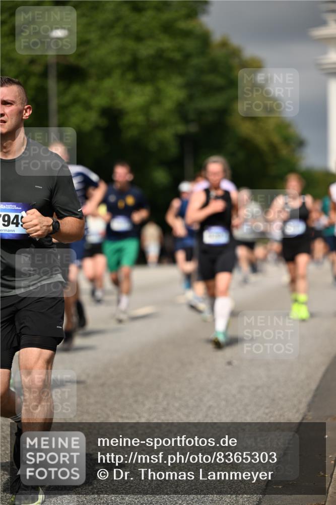 29.06.2025 - hella hamburg halbmarathon Dr. Thomas Lammeyer http://msf.ph/oto/8365303 29.06.2025 10:19:22 Kennedybrücke 1524, 1890, 2110, 2494, 2989, 3417, 3513, 3650, 4007, 4466, 4492, 4494, 5069, 5271, 5739, 5986, 6248, 6287, 6376, 6576, 7452, 7809, 7810, 8237, 8609, 9113, 9423, 9556, 9657, 9847, 9911, 9997, 10775, 10963 meine-sportfotos.de