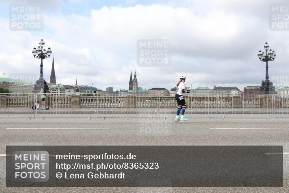 29.06.2025 - hella hamburg halbmarathon Lena Gebhardt http://msf.ph/oto/8365323 29.06.2025 09:10:51 Lombardsbrücke 1538 meine-sportfotos.de