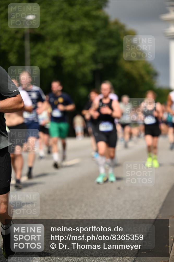 29.06.2025 - hella hamburg halbmarathon Dr. Thomas Lammeyer http://msf.ph/oto/8365359 29.06.2025 10:19:22 Kennedybrücke 1524, 1890, 2110, 2494, 2989, 3417, 3513, 3650, 4007, 4466, 4492, 4494, 5069, 5271, 5739, 5986, 6248, 6287, 6376, 6576, 7452, 7809, 7810, 8237, 8609, 9113, 9423, 9556, 9657, 9847, 9911, 9997, 10775, 10963 meine-sportfotos.de
