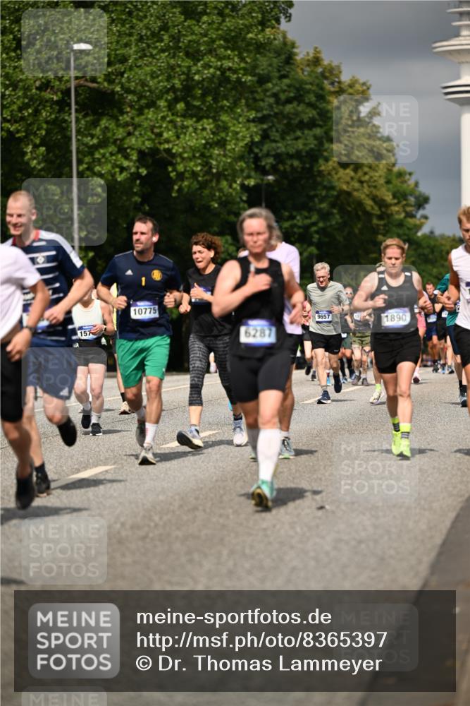 29.06.2025 - hella hamburg halbmarathon Dr. Thomas Lammeyer http://msf.ph/oto/8365397 29.06.2025 10:19:23 Kennedybrücke 1524, 1890, 2110, 2494, 2989, 3417, 3513, 3650, 4007, 4466, 4492, 4494, 5069, 5271, 5739, 5986, 6248, 6287, 6376, 6576, 7452, 7809, 7810, 8237, 8609, 9113, 9423, 9556, 9657, 9847, 9997, 10775, 10963 meine-sportfotos.de