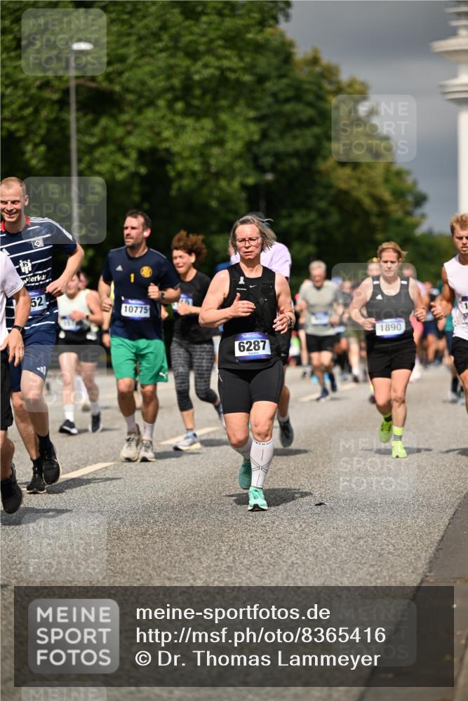 29.06.2025 - hella hamburg halbmarathon Dr. Thomas Lammeyer http://msf.ph/oto/8365416 29.06.2025 10:19:23 Kennedybrücke 1524, 1890, 2110, 2494, 2989, 3417, 3513, 3650, 4007, 4466, 4492, 4494, 5069, 5271, 5739, 5986, 6248, 6287, 6376, 6576, 7452, 7809, 7810, 8237, 8609, 9113, 9423, 9556, 9657, 9847, 9997, 10775, 10963 meine-sportfotos.de