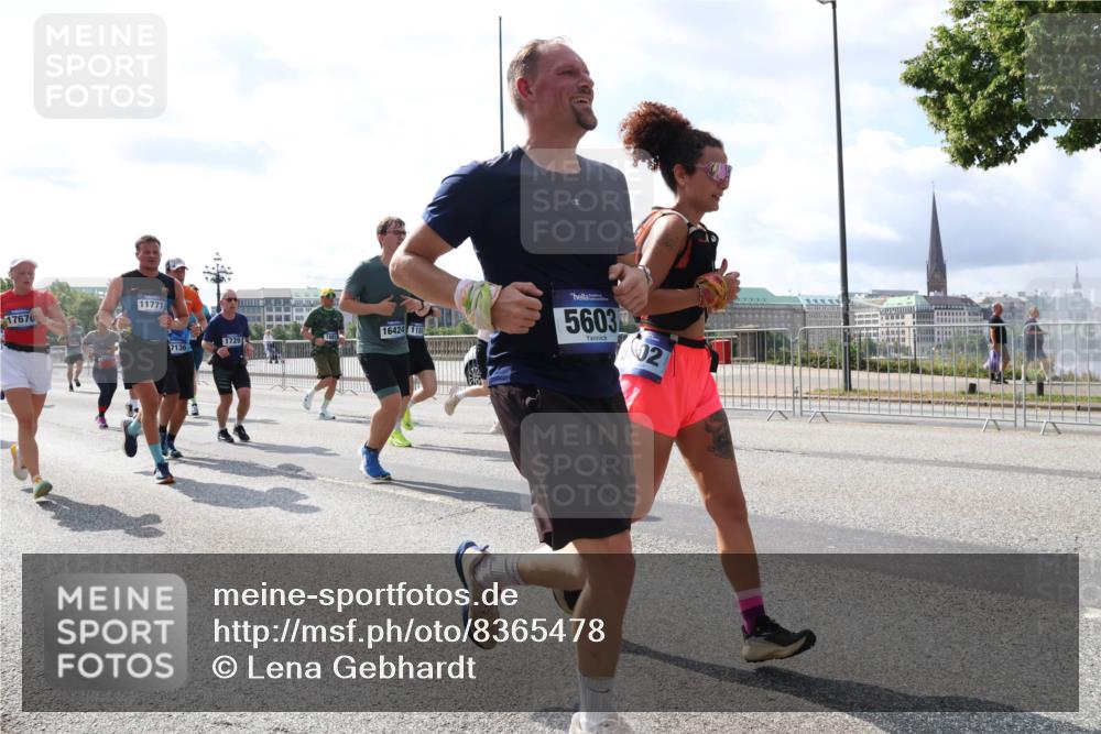 29.06.2025 - hella hamburg halbmarathon Lena Gebhardt http://msf.ph/oto/8365478 29.06.2025 10:01:51 Lombardsbrücke 17670, 11771, 7136, 1729, 16424, 1184, 5603, 02, 1184, 1329, 1364, 1453, 1464, 1653, 1722, 1724, 1729, 1881, 1940, 2167, 2591, 2806, 2957, 3039, 3169, 3199, 3425, 3663, 4286, 4322, 4328, 4649, 4663, 5547, 5570, 5602, 5603, 5675, 5742, 6087, 6166, 6281, 6302, 6327, 6438, 6595, 6921, 7189, 7223, 7243, 7287, 8030, 8191, 8392, 8578, 8691, 8822, 8926, 9230, 9741, 9928, 10177, 10281, 10301, 10882, 10915, 11043, 12316, 14471, 14660, 14677, 16420 meine-sportfotos.de