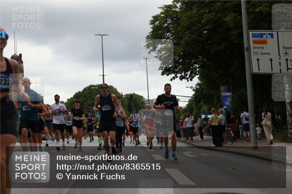 29.06.2025 - hella hamburg halbmarathon Yannick Fuchs http://msf.ph/oto/8365515 29.06.2025 10:53:22 20KM 2006, 2348, 2584, 2957, 2978, 3114, 3181, 3279, 3425, 3983, 4088, 4592, 4796, 5885, 6087, 6202, 6220, 6438, 7031, 7223, 7287, 8290, 10036, 10488, 10587, 10759, 10896, 10943, 11018, 11935, 11938, 12206, 12261, 12564, 12633, 12736, 12779, 12862, 13583, 13761, 14567, 14732, 14902, 14928, 14965, 15232, 15240, 15284, 15785, 16227, 16341, 16754, 16910, 16915, 16980, 17176, 17304, 17503, 17630, 18153, 18327, 18467, 18485, 18716, 18855, 19015, 19160 meine-sportfotos.de