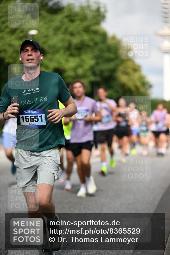 29.06.2025 - hella hamburg halbmarathon Dr. Thomas Lammeyer http://msf.ph/oto/8365529 29.06.2025 09:56:57 Kennedybrücke 1163, 1176, 1391, 1558, 1735, 1759, 2048, 2213, 2234, 2365, 2402, 2590, 2623, 2788, 2970, 3146, 3186, 3304, 3907, 4091, 4310, 4553, 4997, 5022, 5623, 5624, 5692, 6071, 6081, 6203, 6375, 6460, 6712, 7147, 7204, 7322, 7448, 7450, 7765, 8063, 8704, 8819, 9232, 9303, 9305, 9374, 9534, 9544, 9585, 9794, 10208, 10246, 10313, 11094, 11153, 11291 meine-sportfotos.de