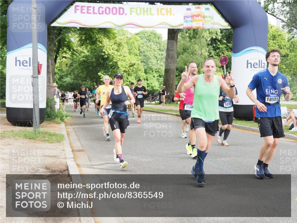 29.06.2025 - hella hamburg halbmarathon MichiJ http://msf.ph/oto/8365549 29.06.2025 10:43:47 Zwischen KM18-KM19 1583, 3836, 4167, 5033, 7659, 7716, 8542, 8652, 11212, 11612, 11832, 14678, 15097, 15527, 18501 meine-sportfotos.de