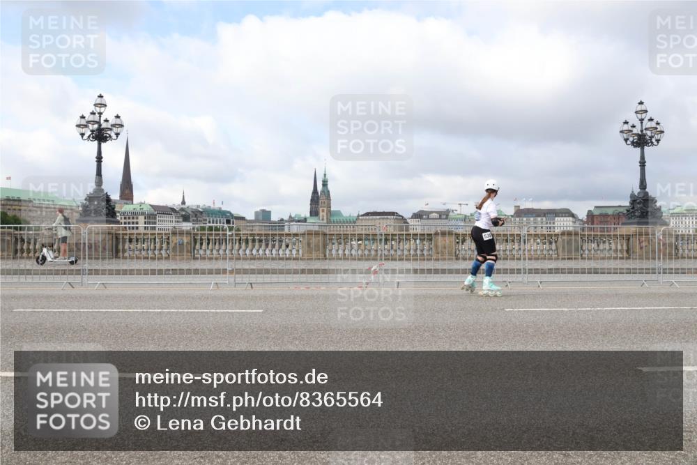 29.06.2025 - hella hamburg halbmarathon Lena Gebhardt http://msf.ph/oto/8365564 29.06.2025 09:10:51 Lombardsbrücke 538 meine-sportfotos.de