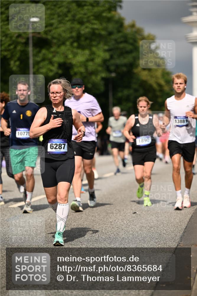 29.06.2025 - hella hamburg halbmarathon Dr. Thomas Lammeyer http://msf.ph/oto/8365684 29.06.2025 10:19:24 Kennedybrücke 1524, 1890, 2110, 2494, 2720, 2989, 3417, 3513, 3650, 4007, 4466, 4492, 4494, 5069, 5271, 5739, 5986, 6248, 6287, 6376, 6576, 7452, 7809, 7810, 8237, 8609, 9113, 9423, 9556, 9657, 9847, 9997, 10775, 10963 meine-sportfotos.de