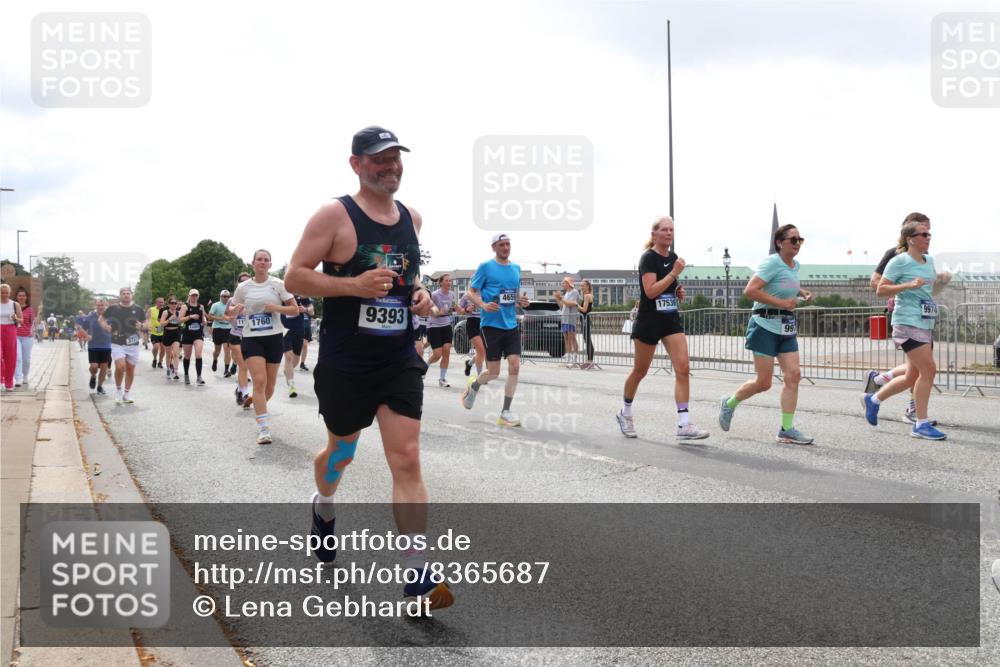 29.06.2025 - hella hamburg halbmarathon Lena Gebhardt http://msf.ph/oto/8365687 29.06.2025 10:39:26 Lombardsbrücke 11, 1760, 9393, 4659, 17536, 997, 9974, 1760, 1856, 1883, 2092, 2534, 2571, 2574, 2578, 2843, 2893, 2976, 2998, 3275, 3353, 3727, 3745, 4298, 4410, 4523, 4603, 4609, 4659, 4855, 4882, 5045, 5701, 6062, 6112, 6321, 6342, 6343, 6427, 6428, 6611, 6719, 6726, 6748, 7053, 7125, 7199, 7341, 7501, 7506, 7524, 7589, 7684, 7815, 8203, 8243, 8457, 8995, 9393, 9420, 9446, 9569, 9698, 9747, 9777, 9974, 9977, 10001, 10072, 10315, 10512, 10516, 13060 meine-sportfotos.de
