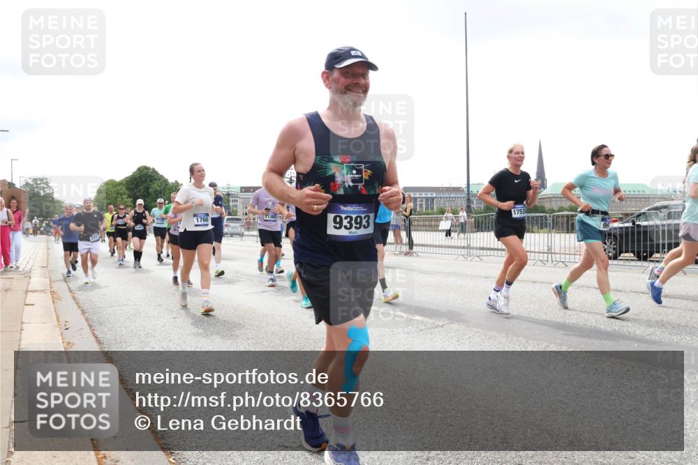 29.06.2025 - hella hamburg halbmarathon Lena Gebhardt http://msf.ph/oto/8365766 29.06.2025 10:39:27 Lombardsbrücke 3727, 1760, 117, 9393, 17536, 1760, 1856, 1883, 2092, 2571, 2574, 2578, 2843, 2893, 2976, 2998, 3275, 3353, 3727, 3745, 4298, 4410, 4523, 4603, 4609, 4659, 4855, 4882, 5045, 5701, 6062, 6112, 6321, 6342, 6343, 6427, 6428, 6611, 6719, 6726, 6748, 7053, 7125, 7199, 7341, 7429, 7501, 7506, 7524, 7589, 7684, 7815, 8203, 8243, 8457, 8995, 9393, 9420, 9446, 9569, 9698, 9747, 9777, 9974, 9977, 10001, 10072, 10315, 10512, 10516, 13060 meine-sportfotos.de