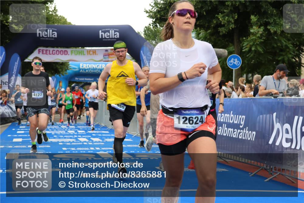 29.06.2025 - hella hamburg halbmarathon Strokosch-Dieckow http://msf.ph/oto/8365881 29.06.2025 10:50:26 Ziel 3414, 4127, 4247, 5447, 6282, 6795, 7397, 8153, 8576, 8899, 11214, 11455, 12035, 12624, 13812, 14034, 14626, 15803, 16806, 17179, 17247, 17319, 18394 meine-sportfotos.de
