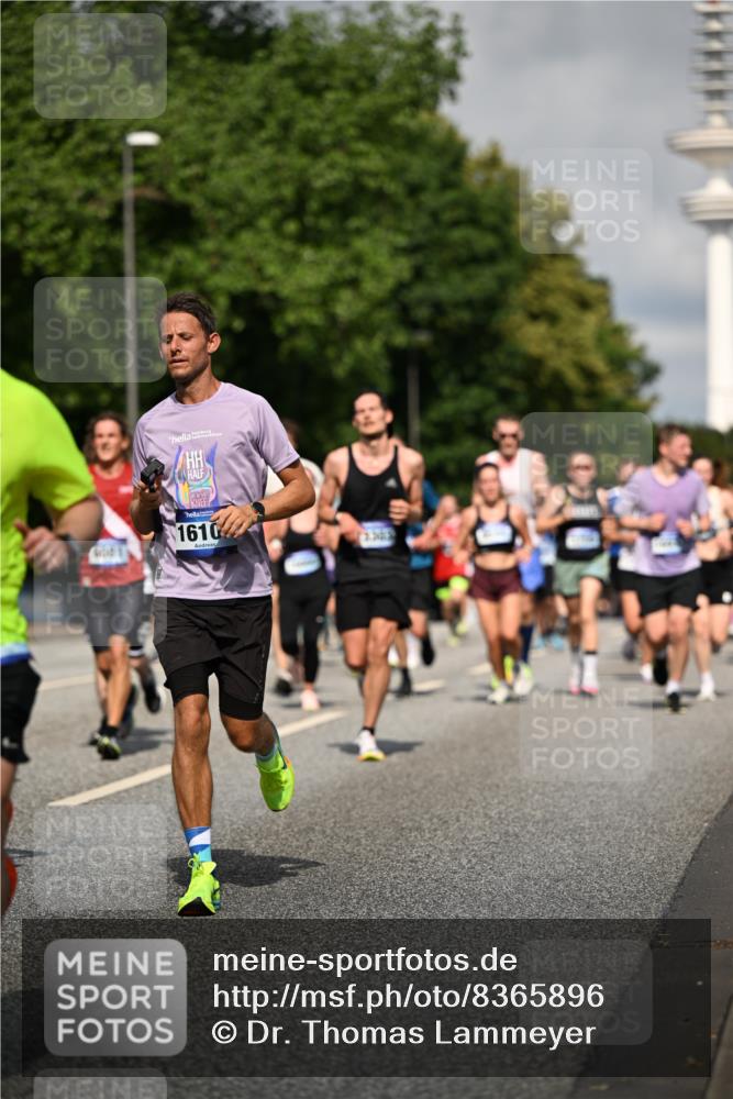 29.06.2025 - hella hamburg halbmarathon Dr. Thomas Lammeyer http://msf.ph/oto/8365896 29.06.2025 09:56:59 Kennedybrücke 1163, 1176, 1391, 1558, 1759, 2213, 2234, 2365, 2402, 2623, 2788, 3004, 3146, 3186, 4091, 4310, 4553, 4997, 5022, 5623, 5624, 5692, 6071, 6081, 6203, 6375, 6460, 6712, 7147, 7204, 7322, 7448, 7450, 7765, 8063, 8704, 8819, 9126, 9232, 9303, 9305, 9374, 9534, 9544, 9585, 9794, 10208, 10246, 11094, 11291 meine-sportfotos.de