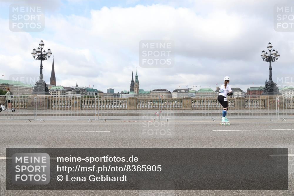 29.06.2025 - hella hamburg halbmarathon Lena Gebhardt http://msf.ph/oto/8365905 29.06.2025 09:10:52 Lombardsbrücke  meine-sportfotos.de