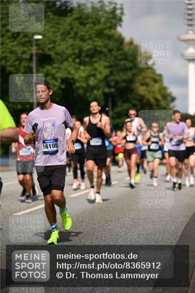 29.06.2025 - hella hamburg halbmarathon Dr. Thomas Lammeyer http://msf.ph/oto/8365912 29.06.2025 09:56:59 Kennedybrücke 1163, 1176, 1391, 1558, 1759, 2213, 2234, 2365, 2402, 2623, 2788, 3004, 3146, 3186, 4091, 4310, 4553, 4997, 5022, 5623, 5624, 5692, 6071, 6081, 6203, 6375, 6460, 6712, 7147, 7204, 7322, 7448, 7450, 7765, 8063, 8704, 8819, 9126, 9232, 9303, 9305, 9374, 9534, 9544, 9585, 9794, 10208, 10246, 11094, 11291 meine-sportfotos.de