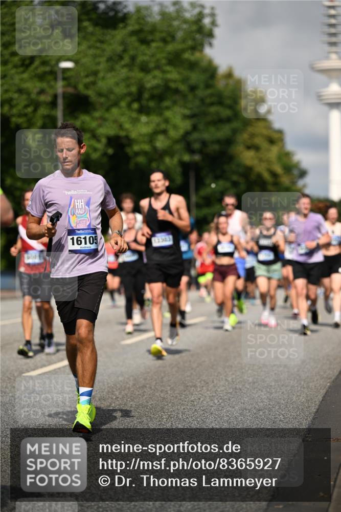 29.06.2025 - hella hamburg halbmarathon Dr. Thomas Lammeyer http://msf.ph/oto/8365927 29.06.2025 09:56:59 Kennedybrücke 1163, 1176, 1391, 1558, 1759, 2213, 2234, 2365, 2402, 2623, 2788, 3004, 3146, 3186, 4091, 4310, 4553, 4997, 5022, 5623, 5624, 5692, 6071, 6081, 6203, 6375, 6460, 6712, 7147, 7204, 7322, 7448, 7450, 7765, 8063, 8704, 8819, 9126, 9232, 9303, 9305, 9374, 9534, 9544, 9585, 9794, 10208, 10246, 11094, 11291 meine-sportfotos.de