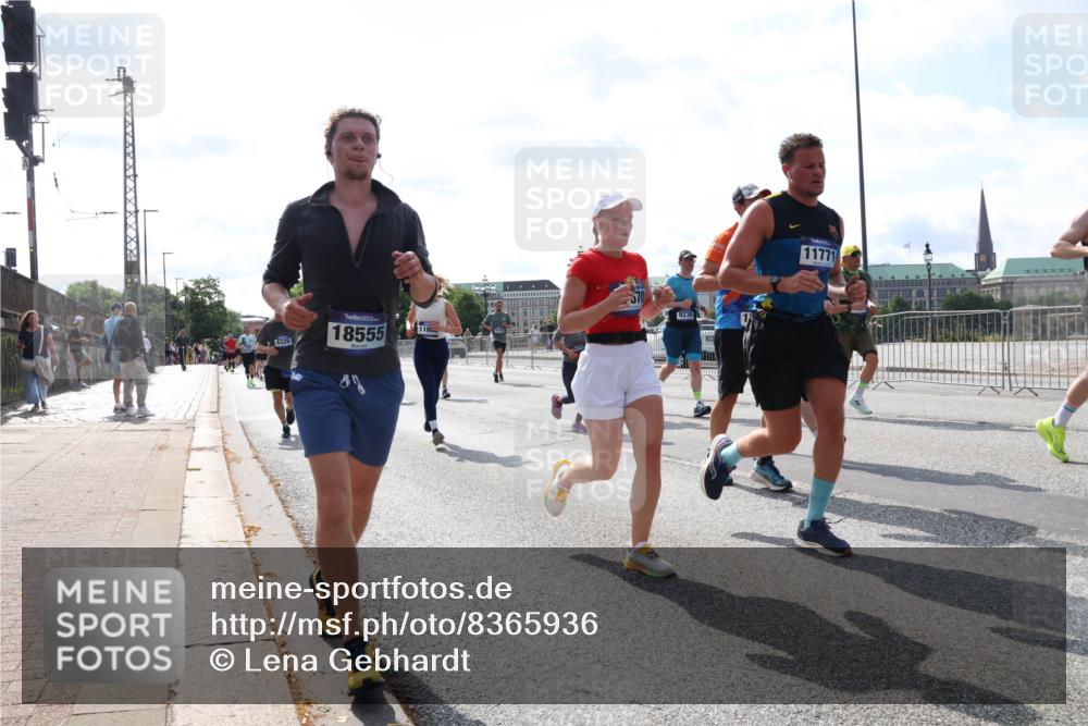 29.06.2025 - hella hamburg halbmarathon Lena Gebhardt http://msf.ph/oto/8365936 29.06.2025 10:01:53 Lombardsbrücke 4328, 18555, 1186, 9230, 11771, 1184, 1329, 1364, 1453, 1464, 1653, 1722, 1724, 1729, 1881, 1940, 2167, 2591, 2806, 2957, 3039, 3169, 3199, 3663, 4286, 4322, 4328, 4663, 5547, 5570, 5602, 5603, 5675, 5742, 6166, 6281, 6302, 6322, 6327, 6438, 6595, 6921, 7031, 7189, 7223, 7243, 8030, 8191, 8392, 8578, 8691, 8822, 8926, 9230, 9741, 9928, 10177, 10281, 10301, 10882, 10915, 11043, 11938, 12315, 12316, 14471, 14660, 14677, 16420 meine-sportfotos.de