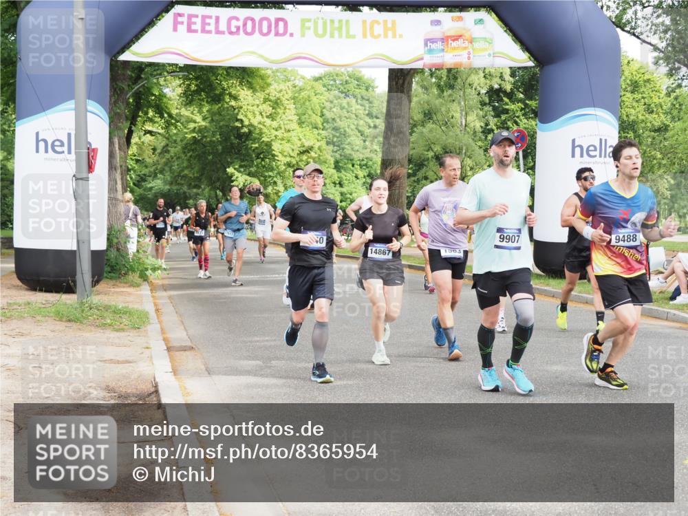 29.06.2025 - hella hamburg halbmarathon MichiJ http://msf.ph/oto/8365954 29.06.2025 10:43:52 Zwischen KM18-KM19 1563, 2417, 3836, 4940, 5033, 6416, 7716, 8542, 8652, 9361, 9488, 9907, 11212, 11612, 14678, 14867 meine-sportfotos.de