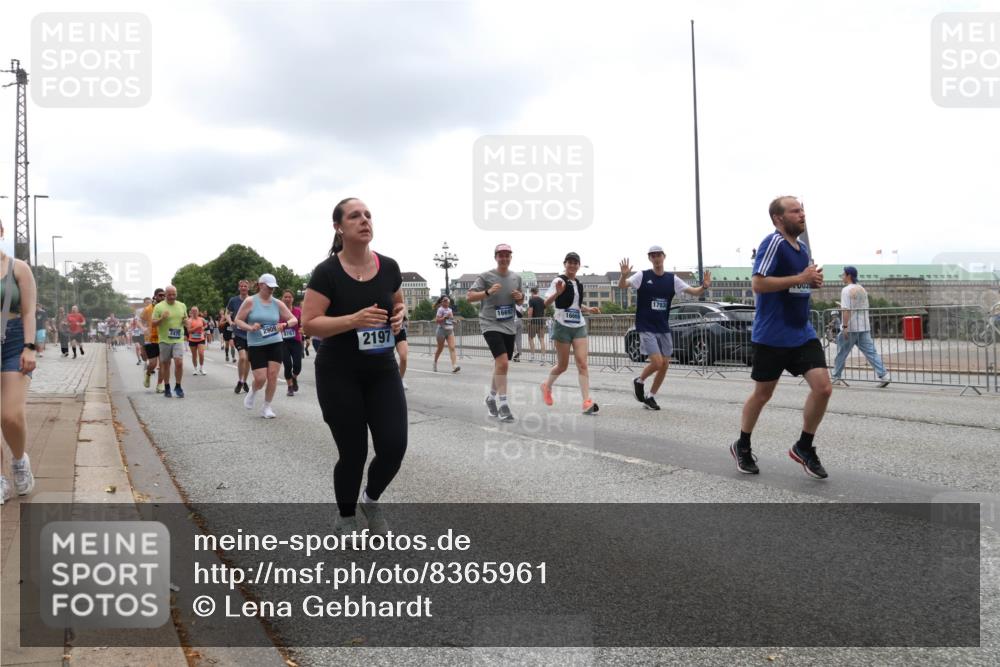 29.06.2025 - hella hamburg halbmarathon Lena Gebhardt http://msf.ph/oto/8365961 29.06.2025 10:48:35 Lombardsbrücke 2909, 19787, 2197, 16693, 16669, 1793, 1142, 1157, 1167, 1584, 1645, 2037, 2195, 2418, 2437, 2438, 2475, 2627, 2650, 2716, 2756, 2792, 2909, 2958, 3224, 3320, 3504, 3661, 3679, 3933, 4588, 5010, 5585, 5781, 5952, 6143, 7203, 7532, 7947, 7948, 8461, 8521, 8719, 8760, 8948, 9552, 9775, 9787, 9921, 10059, 10145, 10204, 10366, 10524, 10654, 10656, 11364, 11365, 11742, 11781, 13814, 13845, 15715, 16498, 16499, 16701 meine-sportfotos.de