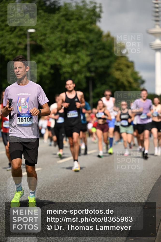 29.06.2025 - hella hamburg halbmarathon Dr. Thomas Lammeyer http://msf.ph/oto/8365963 29.06.2025 09:57:00 Kennedybrücke 1163, 1176, 1391, 1558, 1759, 2213, 2234, 2365, 2402, 2623, 2788, 3004, 3146, 3186, 4091, 4310, 4553, 4997, 5022, 5623, 5624, 5692, 6071, 6081, 6203, 6375, 6460, 6712, 6903, 7147, 7204, 7322, 7448, 7450, 7765, 8063, 8704, 8819, 9126, 9232, 9303, 9305, 9374, 9534, 9544, 9585, 9794, 10246, 11094, 11291 meine-sportfotos.de