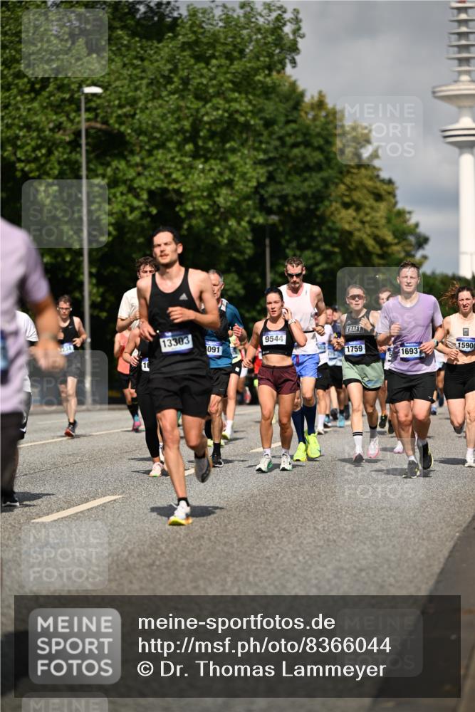 29.06.2025 - hella hamburg halbmarathon Dr. Thomas Lammeyer http://msf.ph/oto/8366044 29.06.2025 09:57:00 Kennedybrücke 1163, 1176, 1391, 1558, 1759, 2213, 2234, 2365, 2402, 2623, 2788, 3004, 3146, 3186, 4091, 4310, 4553, 4997, 5022, 5623, 5624, 5692, 6071, 6081, 6203, 6375, 6460, 6712, 6903, 7147, 7204, 7322, 7448, 7450, 7765, 8063, 8704, 8819, 9126, 9232, 9303, 9305, 9374, 9534, 9544, 9585, 9794, 10246, 11094, 11291 meine-sportfotos.de