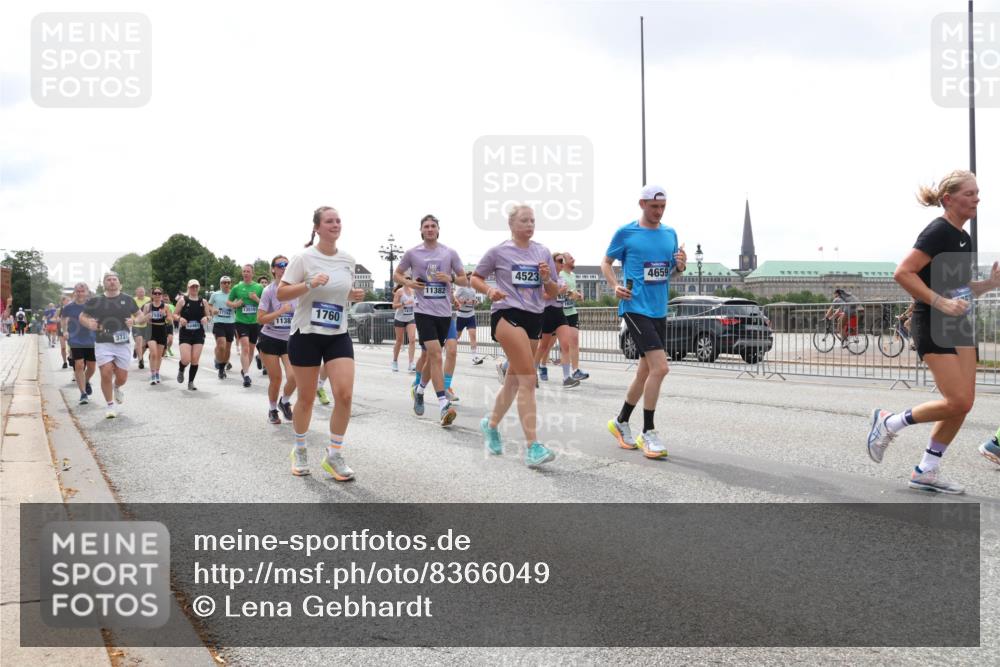29.06.2025 - hella hamburg halbmarathon Lena Gebhardt http://msf.ph/oto/8366049 29.06.2025 10:39:27 Lombardsbrücke 3721, 7501, 13461, 13519, 1760, 1138, 4523, 4659, 11382, 1760, 1856, 1883, 2092, 2571, 2574, 2578, 2843, 2893, 2976, 2998, 3275, 3353, 3727, 3745, 4298, 4410, 4523, 4603, 4609, 4659, 4855, 4882, 5045, 5701, 6062, 6112, 6321, 6342, 6343, 6427, 6428, 6611, 6719, 6726, 6748, 7053, 7125, 7199, 7341, 7429, 7501, 7506, 7524, 7589, 7684, 7815, 8203, 8243, 8457, 8995, 9393, 9420, 9446, 9569, 9698, 9747, 9777, 9974, 9977, 10001, 10072, 10315, 10512, 10516, 13060 meine-sportfotos.de
