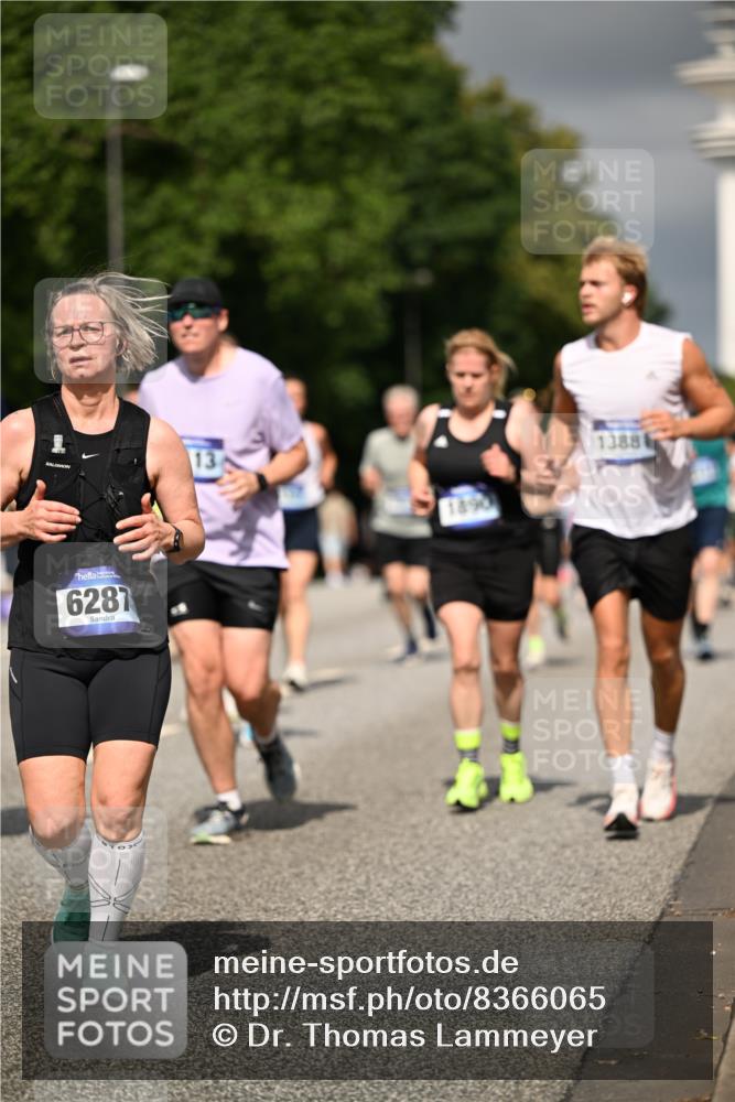 29.06.2025 - hella hamburg halbmarathon Dr. Thomas Lammeyer http://msf.ph/oto/8366065 29.06.2025 10:19:25 Kennedybrücke 1890, 2110, 2494, 2720, 2989, 3417, 3513, 4007, 4466, 4492, 4494, 5069, 5271, 5739, 5986, 6248, 6287, 6376, 6576, 7452, 7809, 7810, 8237, 8609, 9113, 9423, 9556, 9657, 9847, 9997, 10775, 10963 meine-sportfotos.de