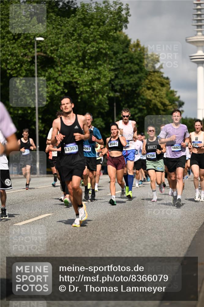29.06.2025 - hella hamburg halbmarathon Dr. Thomas Lammeyer http://msf.ph/oto/8366079 29.06.2025 09:57:00 Kennedybrücke 1163, 1176, 1391, 1558, 1759, 2213, 2234, 2365, 2402, 2623, 2788, 3004, 3146, 3186, 4091, 4310, 4553, 4997, 5022, 5623, 5624, 5692, 6071, 6081, 6203, 6375, 6460, 6712, 6903, 7147, 7204, 7322, 7448, 7450, 7765, 8063, 8704, 8819, 9126, 9232, 9303, 9305, 9374, 9534, 9544, 9585, 9794, 10246, 11094, 11291 meine-sportfotos.de