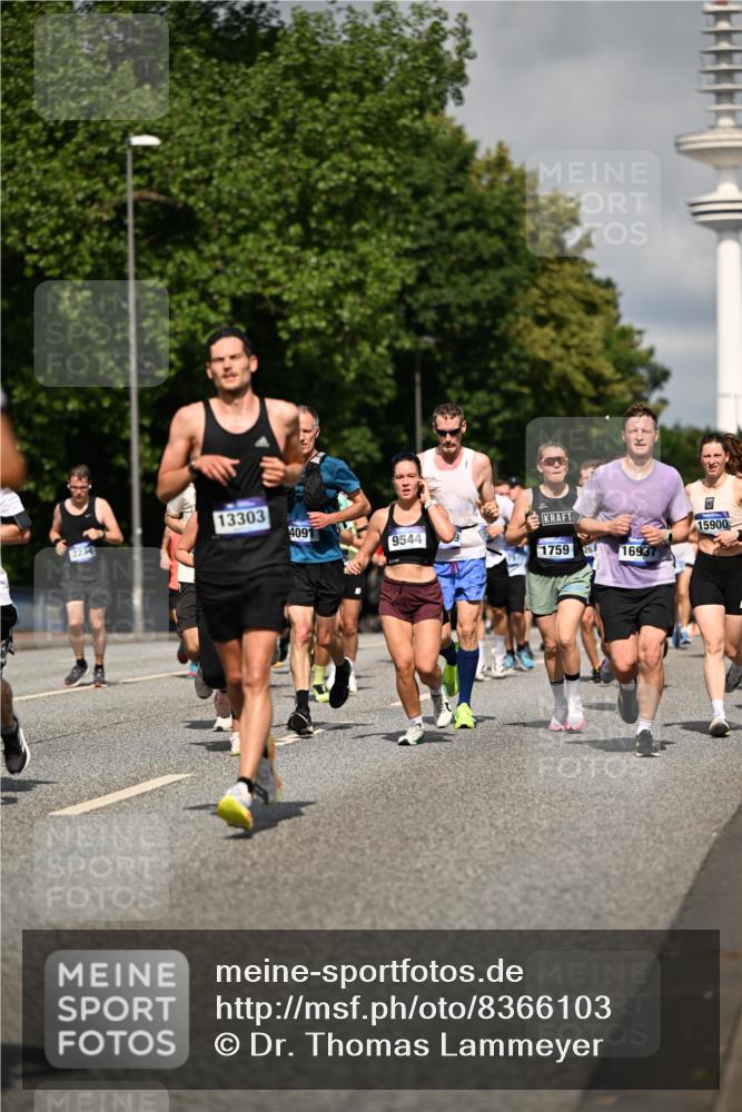 29.06.2025 - hella hamburg halbmarathon Dr. Thomas Lammeyer http://msf.ph/oto/8366103 29.06.2025 09:57:00 Kennedybrücke 1163, 1176, 1391, 1558, 1759, 2213, 2234, 2365, 2402, 2623, 2788, 3004, 3146, 3186, 4091, 4310, 4553, 4997, 5022, 5623, 5624, 5692, 6071, 6081, 6203, 6375, 6460, 6712, 6903, 7147, 7204, 7322, 7448, 7450, 7765, 8063, 8704, 8819, 9126, 9232, 9303, 9305, 9374, 9534, 9544, 9585, 9794, 10246, 11094, 11291 meine-sportfotos.de
