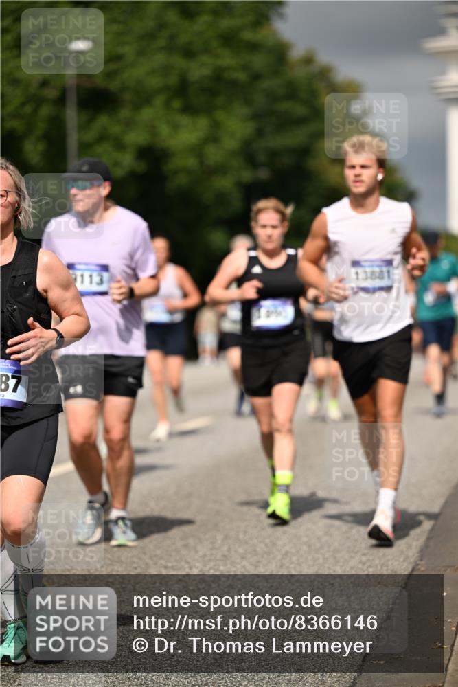 29.06.2025 - hella hamburg halbmarathon Dr. Thomas Lammeyer http://msf.ph/oto/8366146 29.06.2025 10:19:25 Kennedybrücke 1890, 2110, 2494, 2720, 2989, 3417, 3513, 4007, 4466, 4492, 4494, 5069, 5271, 5739, 5986, 6248, 6287, 6376, 6576, 7452, 7809, 7810, 8237, 8609, 9113, 9423, 9556, 9657, 9847, 9997, 10775, 10963 meine-sportfotos.de