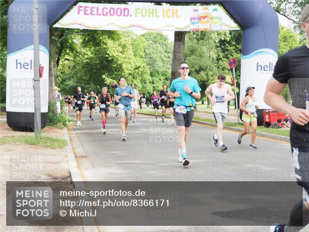 29.06.2025 - hella hamburg halbmarathon MichiJ http://msf.ph/oto/8366171 29.06.2025 10:43:54 Zwischen KM18-KM19 1563, 2417, 2676, 3836, 4940, 5033, 6416, 8542, 9361, 9488, 9907, 13523, 14678, 14867, 17779 meine-sportfotos.de
