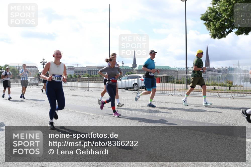 29.06.2025 - hella hamburg halbmarathon Lena Gebhardt http://msf.ph/oto/8366232 29.06.2025 10:01:54 Lombardsbrücke 11808, 9230, 1184, 1329, 1364, 1432, 1453, 1464, 1653, 1722, 1724, 1729, 1881, 1940, 2167, 2591, 2806, 2957, 3039, 3169, 3199, 3663, 4286, 4322, 4328, 4663, 4985, 5547, 5570, 5602, 5603, 5742, 6166, 6281, 6302, 6322, 6327, 6438, 6595, 6921, 7031, 7189, 7223, 7243, 8030, 8191, 8392, 8578, 8691, 8822, 8926, 9230, 9741, 9928, 10177, 10281, 10301, 10882, 10915, 11043, 11938, 12315, 12316, 14471, 14660, 14677, 16420 meine-sportfotos.de