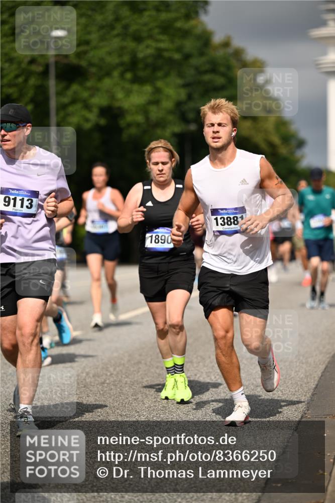 29.06.2025 - hella hamburg halbmarathon Dr. Thomas Lammeyer http://msf.ph/oto/8366250 29.06.2025 10:19:26 Kennedybrücke 1890, 2110, 2494, 2720, 2989, 3417, 4007, 4466, 4492, 4494, 5069, 5271, 5739, 5986, 6248, 6287, 6376, 6576, 7452, 7809, 7810, 8237, 8609, 9113, 9423, 9556, 9657, 9847, 9997, 10775, 10963 meine-sportfotos.de