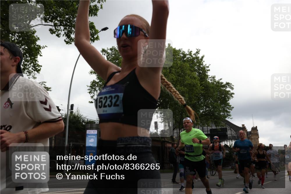 29.06.2025 - hella hamburg halbmarathon Yannick Fuchs http://msf.ph/oto/8366265 29.06.2025 10:53:23 20KM 2006, 2348, 2584, 2957, 2978, 3114, 3181, 3279, 3425, 3983, 4088, 4592, 4796, 5885, 6087, 6202, 6220, 6438, 7031, 7223, 7287, 10488, 10587, 10759, 10896, 10943, 11018, 11935, 11938, 12206, 12261, 12564, 12633, 12736, 12779, 12862, 13583, 13761, 14567, 14732, 14902, 14928, 14965, 15232, 15240, 15284, 15785, 16227, 16341, 16754, 16910, 16915, 16980, 17176, 17304, 17503, 17630, 18153, 18327, 18467, 18485, 18716, 18855, 19015, 19160 meine-sportfotos.de