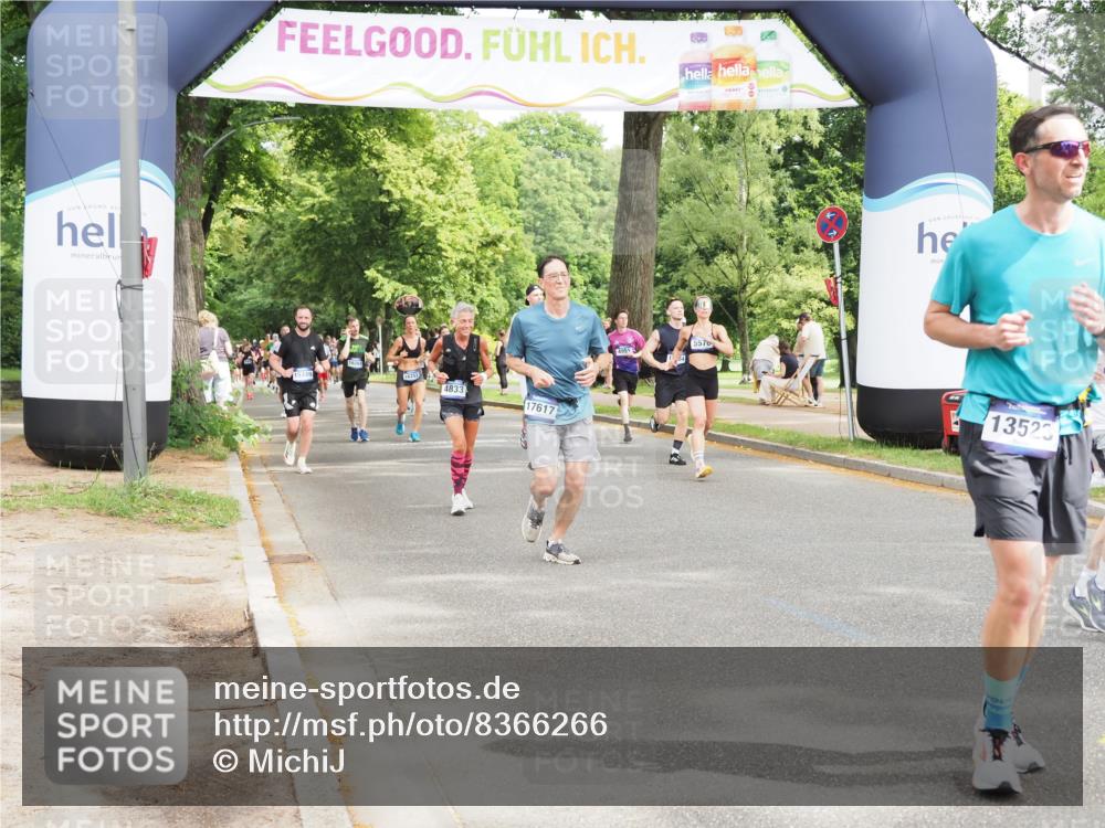 29.06.2025 - hella hamburg halbmarathon MichiJ http://msf.ph/oto/8366266 29.06.2025 10:43:55 Zwischen KM18-KM19 1563, 2417, 2676, 3836, 4940, 5570, 6416, 8542, 9361, 9488, 9907, 13523, 14678, 14867, 17617, 17779 meine-sportfotos.de