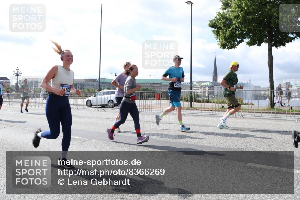 29.06.2025 - hella hamburg halbmarathon Lena Gebhardt http://msf.ph/oto/8366269 29.06.2025 10:01:54 Lombardsbrücke 808, 9230, 1184, 1329, 1364, 1432, 1453, 1464, 1653, 1722, 1724, 1729, 1881, 1940, 2167, 2591, 2806, 2957, 3039, 3169, 3199, 3663, 4286, 4322, 4328, 4663, 4985, 5547, 5570, 5602, 5603, 5742, 6166, 6281, 6302, 6322, 6327, 6438, 6595, 6921, 7031, 7189, 7223, 7243, 8030, 8191, 8392, 8578, 8691, 8822, 8926, 9230, 9741, 9928, 10177, 10281, 10301, 10882, 10915, 11043, 11938, 12315, 12316, 14471, 14660, 14677, 16420 meine-sportfotos.de
